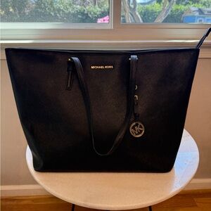 Michael Kors Jet Set Travel Tote Black